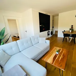 https://appartement-69003.hotels-rhonealpes.com